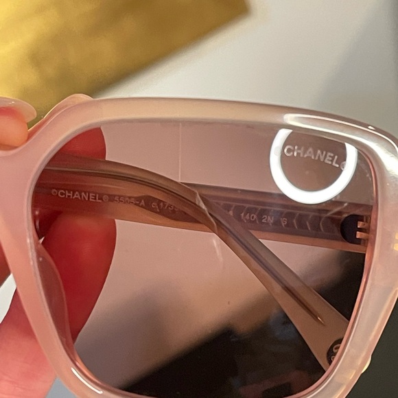 SOLD NWT Chanel Pink ๐ Sunglasses with Case & Box - Picture 2 of 10